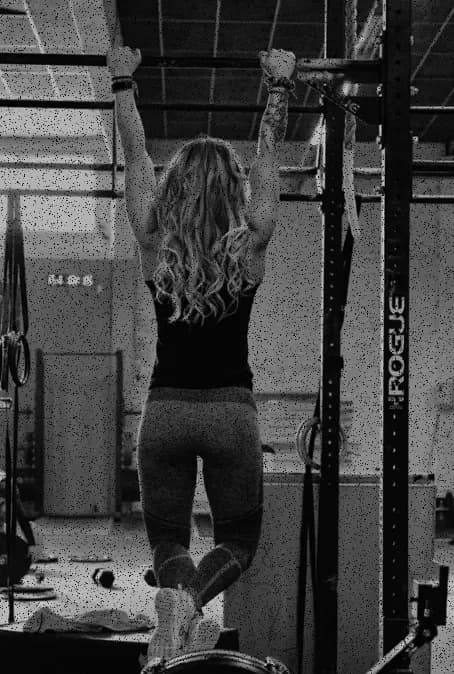 Women doing pull up basic category